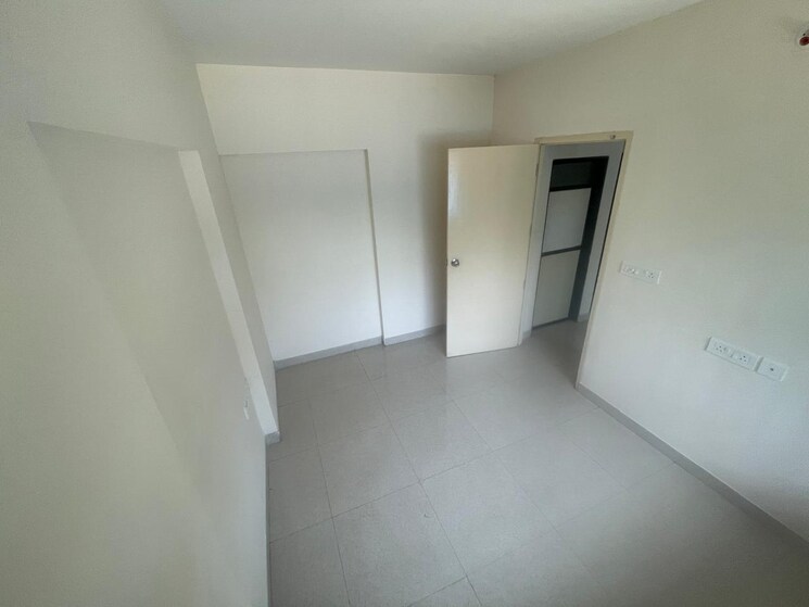 Room, patrachawl-mhada 1 Bedroom 450 Sq.Ft. Apartment In Goregaon West Mumbai 8765096