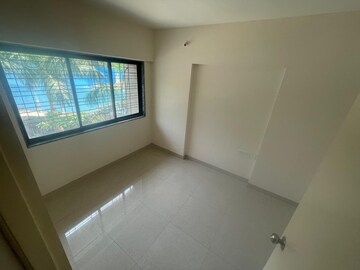 Room in 1 BHK Apartment at Patrachawl Mhada, Goregaon West – for Rent