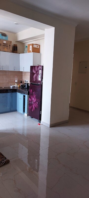 Room in 3.5 BHK Apartment at Ansals Celebrity Greens, Sushant Golf City – for Rent