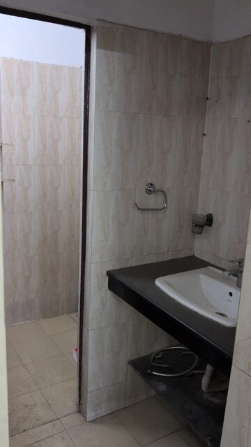 Bathroom in 2.5 BHK Apartment at Mayur Vihar – for Rent