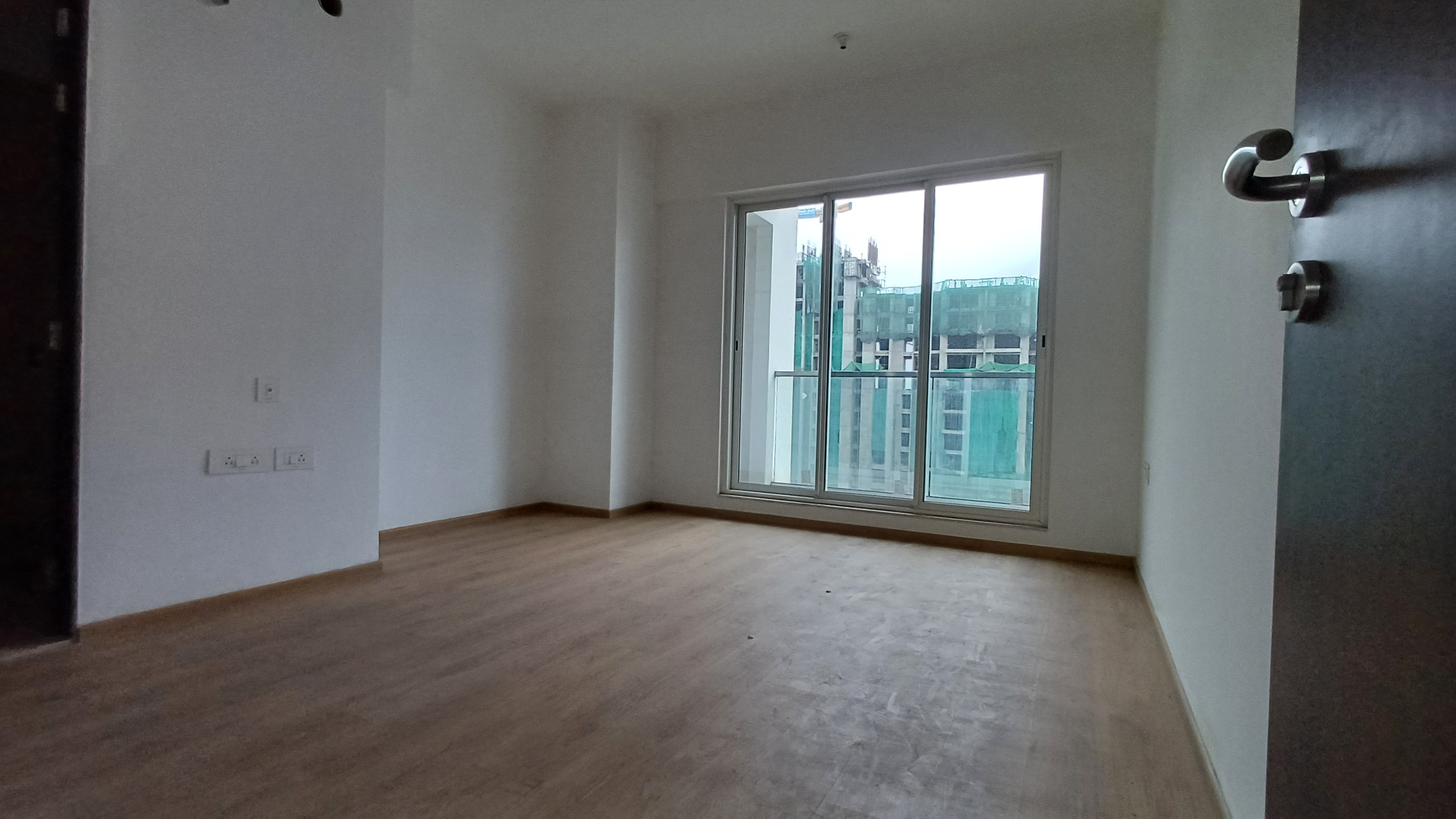 3 BHK + Extra Room Apartment For Rent in Sheth Avalon