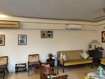 Furnished Amenities in 3 BHK Apartment at Pinnaacle A Pride Apartment, Bandra West – for Sale