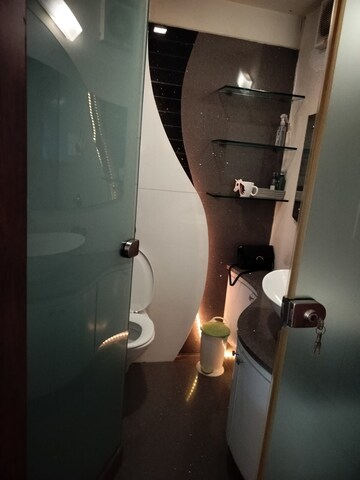 Furnished Amenities in 3 BHK Apartment at Pinnaacle A Pride Apartment, Bandra West – for Sale