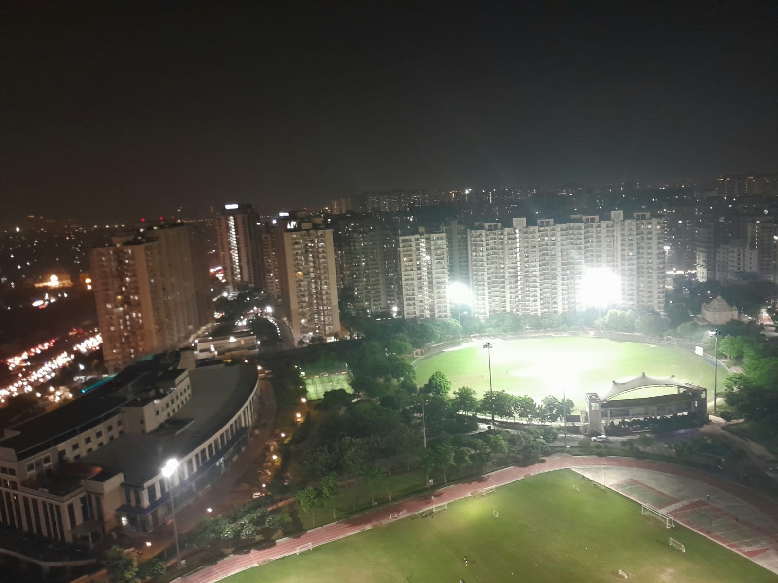 2 BHK Apartment For Sale in Gaur City 7th Avenue