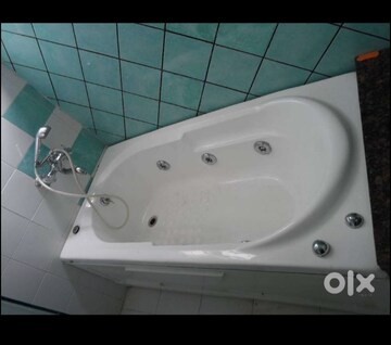 Bathroom in 3.5 BHK Apartment at Omaxe Heights II, Gomti Nagar – for Rent