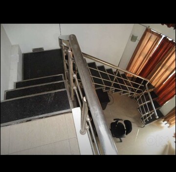 Staircase in 3.5 BHK Apartment at Omaxe Heights II, Gomti Nagar – for Rent