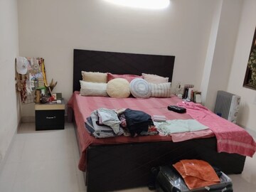 Bedroom in 3 BHK Builder Floor at MVL IPark, Sector 15 – for Rent