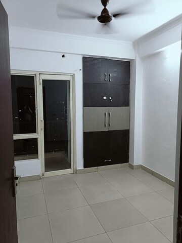 Room in 3 BHK Villa at Amrapali Leisure Valley, Tech Zone 4 Greater Noida – for Rent