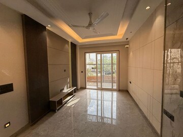 Bedroom in 4 BHK Builder Floor at Sector 51 – for Rent