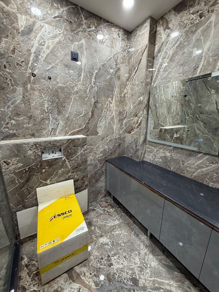 Bathroom, sector 51 4 Bedroom 263 Sq.Yd. Builder Floor In Sector 51 Gurgaon 8765209