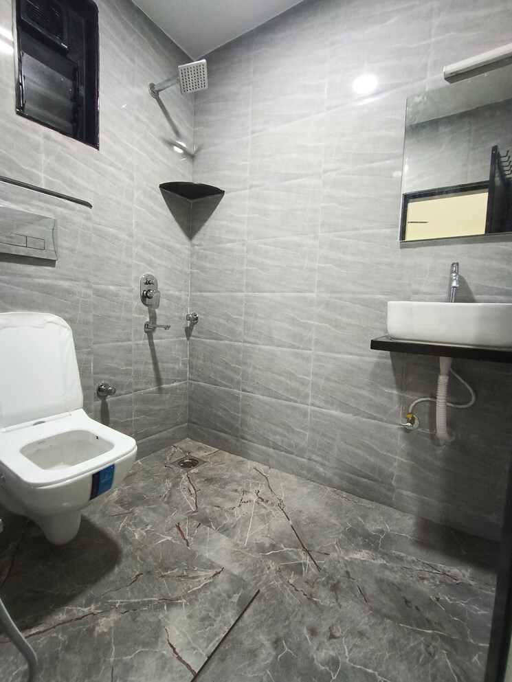 Bathroom, ic colony 2 Bedroom 780 Sq.Ft. Apartment In Ic Colony Mumbai 8765229