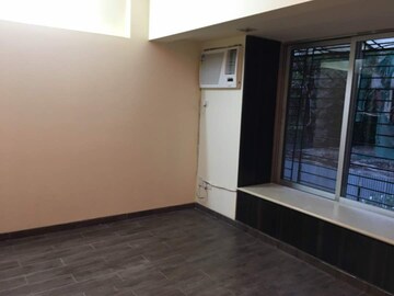 Room in 3 BHK Apartment at Juhu – for Rent