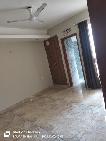 Room in 3 BHK Apartment at Rise Resort Residences, Tech Zone 4 Greater Noida – for Rent