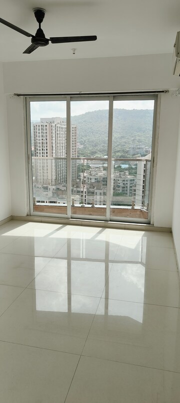 Bedroom in 3 BHK Apartment at Soham Crystal Spires, Ghodbunder Road – for Rent