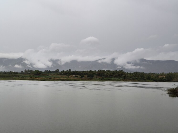 Nearby, by-the-lake 4 Bedroom 3000 Sq.Ft. Villa In Shirwal Pune 8765277