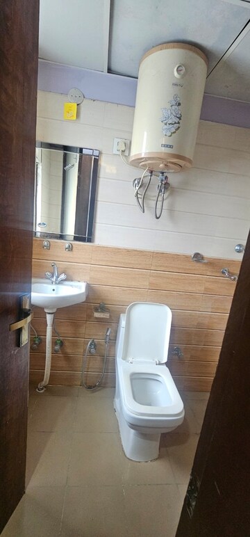Bathroom in 1 RK Builder Floor at Sector 55 – for Rent