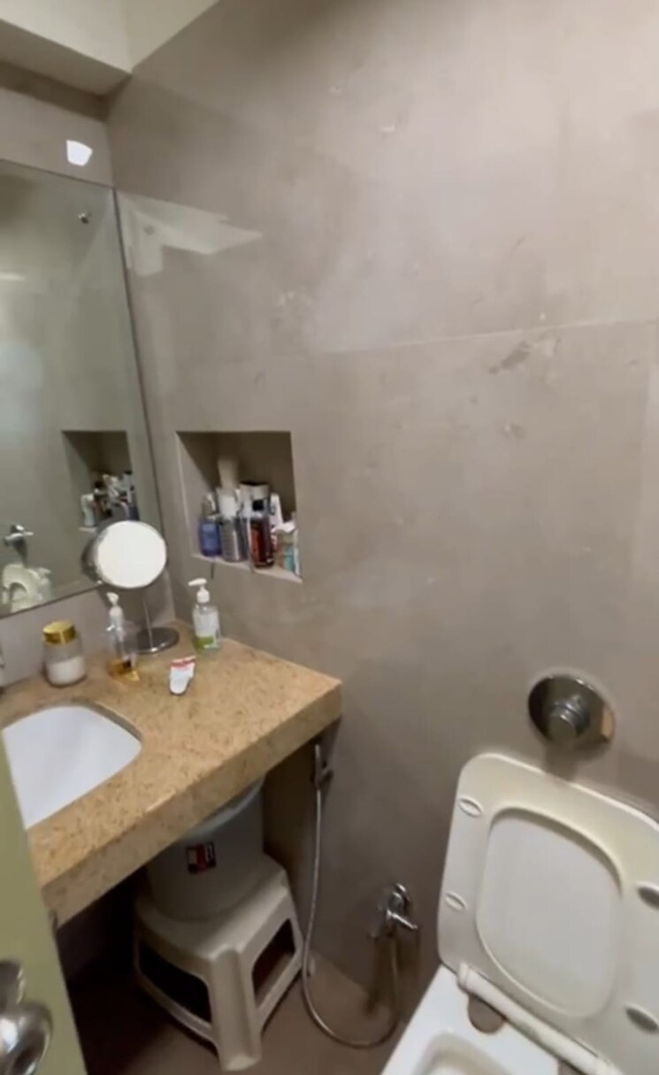 Attached Bathroom, andheri west 3 Bedroom 1250 Sq.Ft. Apartment In Andheri West Mumbai 8765290