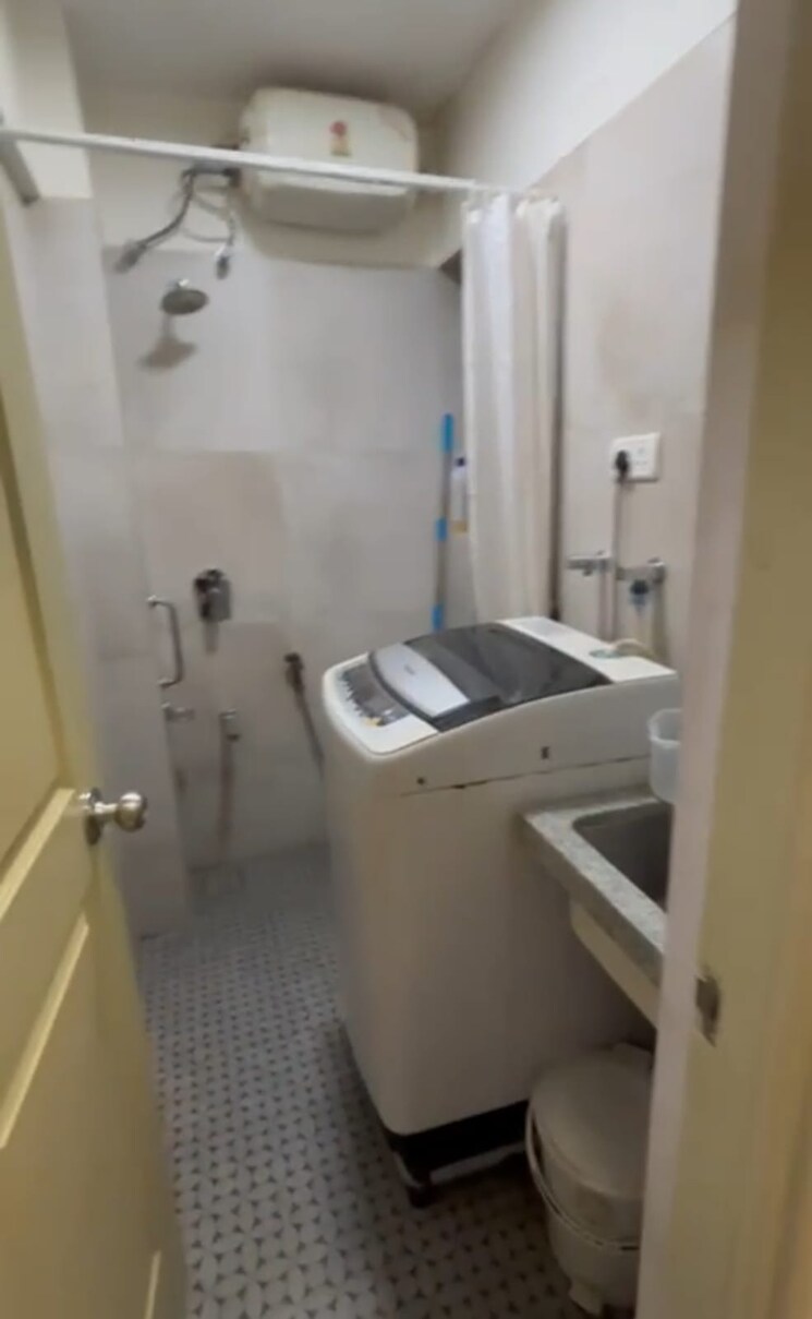 Bathroom, andheri west 3 Bedroom 1250 Sq.Ft. Apartment In Andheri West Mumbai 8765290