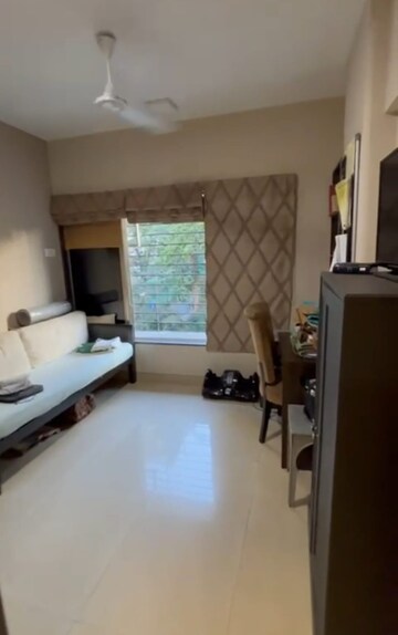 Living Room in 3 BHK Apartment at Andheri West – for Rent