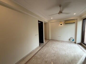 Room in 3 BHK Builder Floor at Pamposh Enclave – for Rent