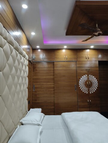 Furnished Amenities in 5 BHK Builder Floor at Greater Kailash I – for Rent