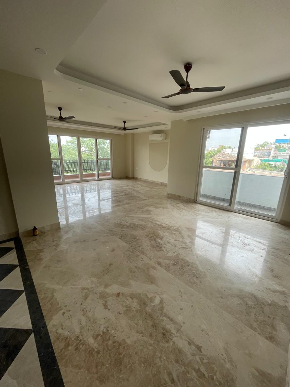 4 BHK + Pooja Room,Servant Room Builder Floor For Rent in Chittaranjan Park 
