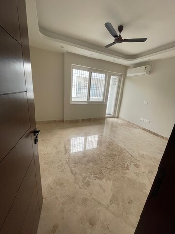 Room in 4 BHK Builder Floor at Chittaranjan Park – for Rent