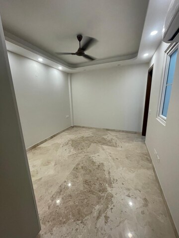 Room in 4 BHK Builder Floor at Chittaranjan Park – for Rent