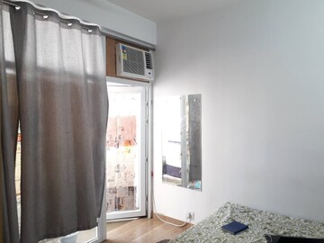 Room in 2 BHK Apartment at Tulip Lemon, Sector 69 – for Rent