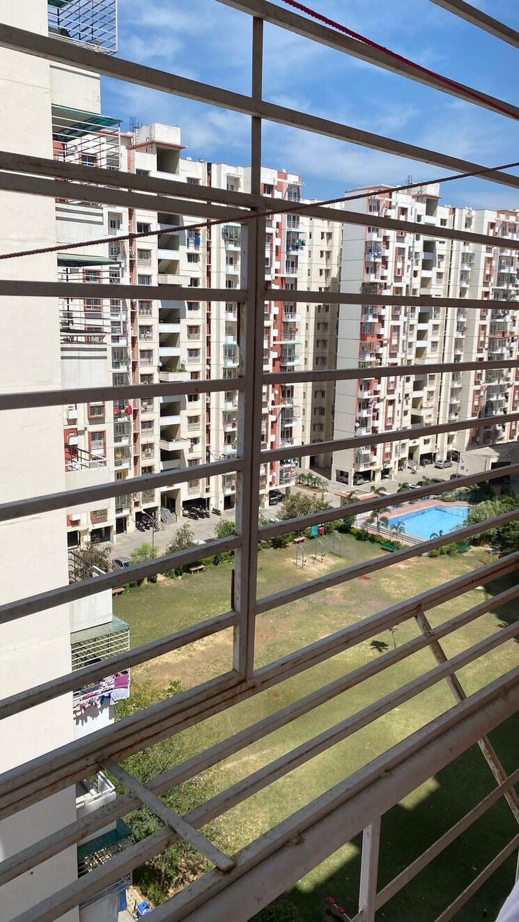 Balcony, sushant golf city 3 Bedroom 1700 Sq.Ft. Apartment In Sushant Golf City Lucknow 8765315