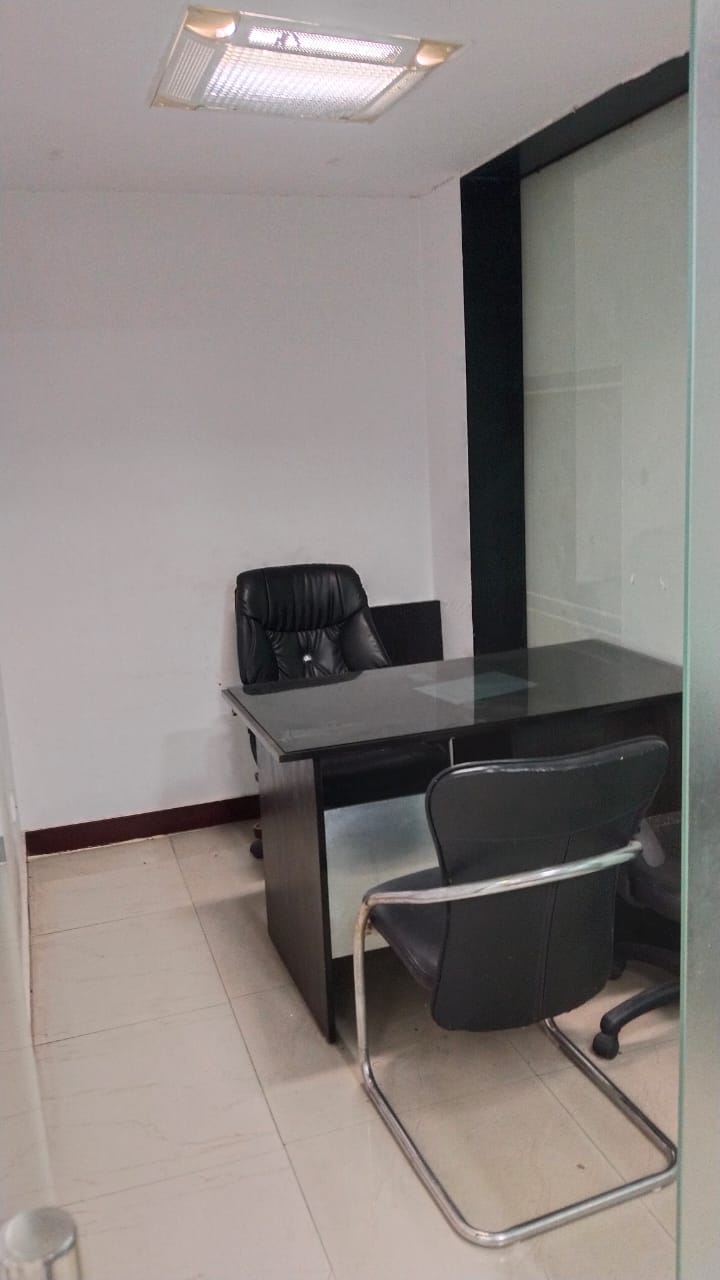 Office Space For Rent in 1250 Sqft Full Furnished 