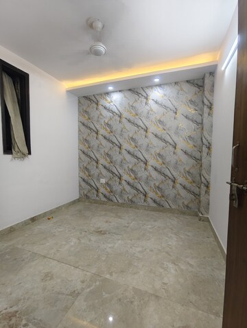 Room in 2 BHK Builder Floor at Govindpuri – for Rent