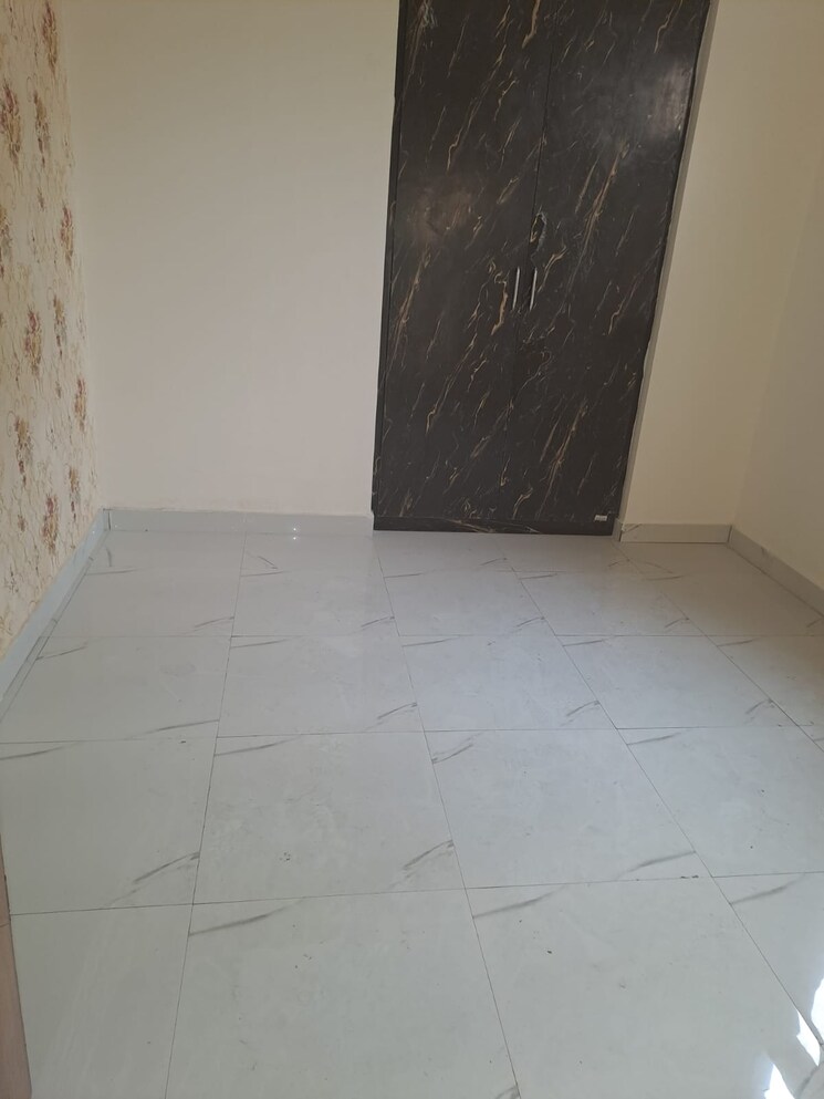 Room, happy-home-noida 1 Bedroom 650 Sq.Ft. Apartment In Sector 73 Noida 8765408