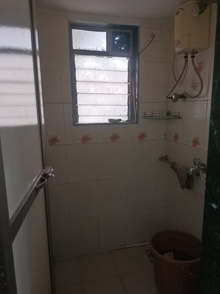 Bathroom, lower parel west Pg For Boys & Girls In Lower Parel West 8765421