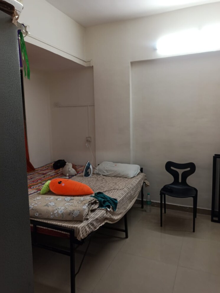 Room, lower parel west Pg For Boys & Girls In Lower Parel West 8765421