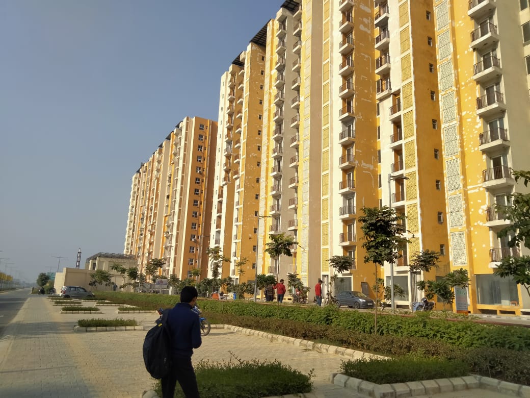 2 BHK Apartment For Sale in Wave City
