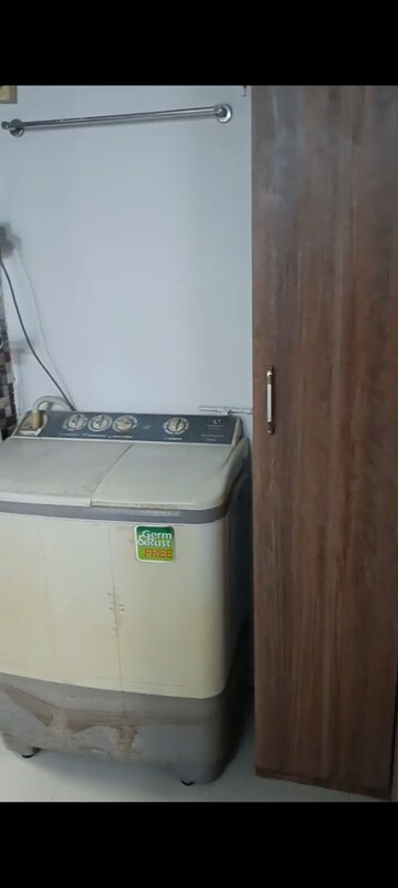 Furnished Amenities in 1 BHK Apartment at Pradnya Apartment Vakola, Vakola – for Rent