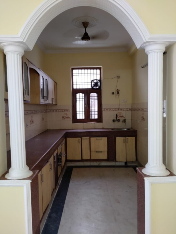 Kitchen, sector 37 3 Bedroom 2000 Sq.Ft. Builder Floor In Sector 37 Noida 8765431