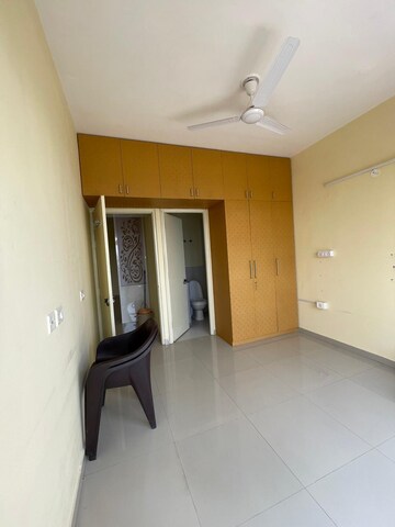 Room in 2 BHK Apartment at Pyramid Pride, Sector 76 – for Rent