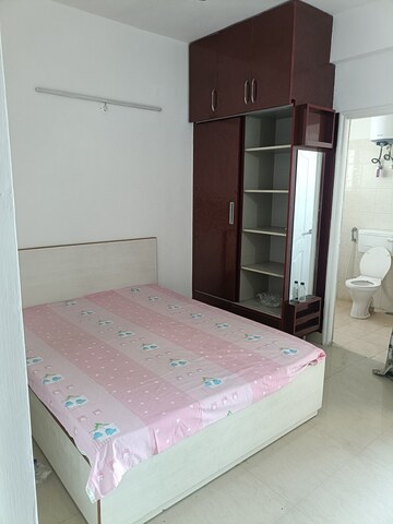 Room in 2 BHK Apartment at Shree Vardhman Mantra, Sector 67 – for Rent