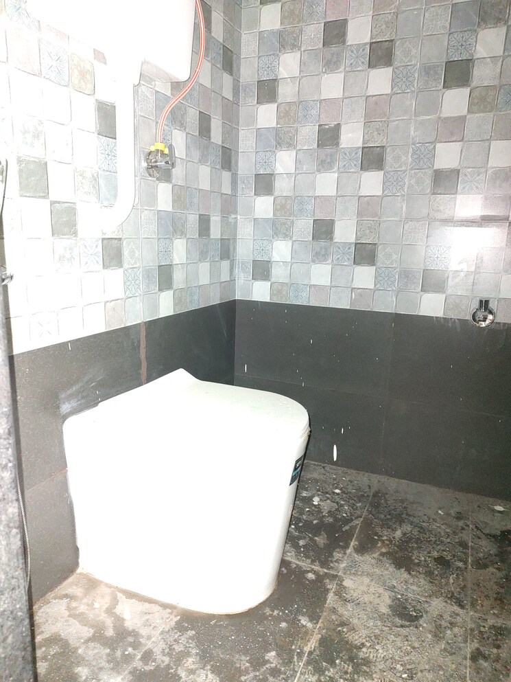 Washroom, mahape Commercial Warehouse 6000 Sq.Ft. In Mahape Navi Mumbai 8765474