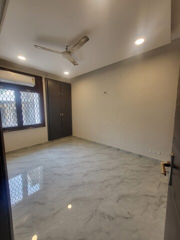 Room in 2 BHK Apartment at Sector 50 – for Rent
