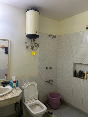 Bathroom in 3 BHK Builder Floor at Unitech South City II, Sector 50 – for Rent