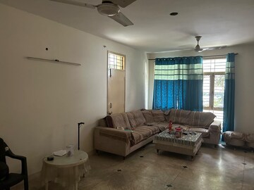 Living Room in 3 BHK Builder Floor at Unitech South City II, Sector 50 – for Rent