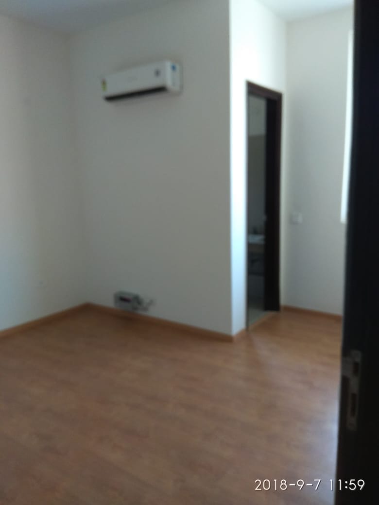 5 BHK + Pooja Room,Servant Room Villa For Rent in Unitech Uniworld Resorts-The Residences