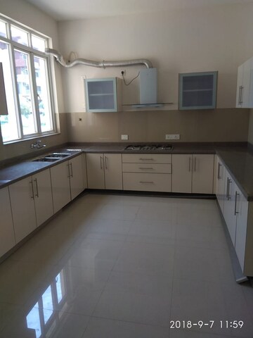 Kitchen in 5 BHK Villa at Unitech Uniworld Resorts-The Residences, Sector 33 – for Rent