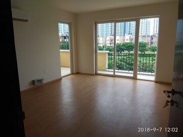 Room in 5 BHK Villa at Unitech Uniworld Resorts-The Residences, Sector 33 – for Rent