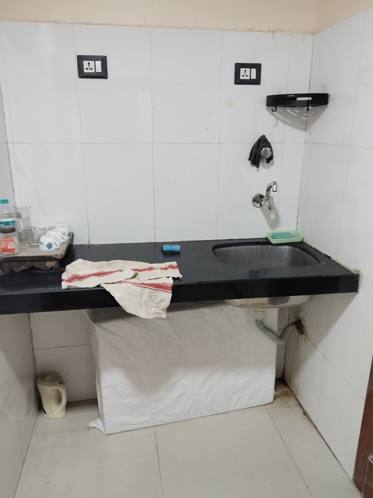 Team Area, punit-chambers Commercial Office Space 500 Sq.Ft. In Vashi Sector 18 Navi Mumbai 8765523