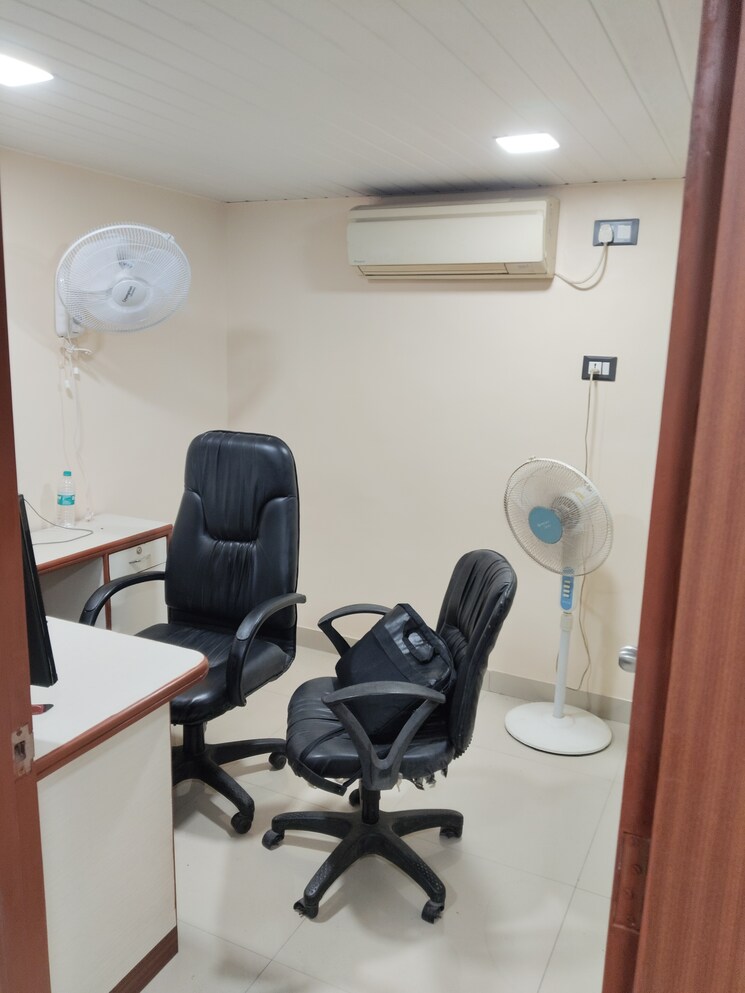 Team Area, punit-chambers Commercial Office Space 500 Sq.Ft. In Vashi Sector 18 Navi Mumbai 8765523