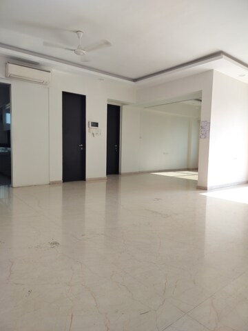 Room in 3 BHK Apartment at Adani Ten BKC, Bandra East – for Rent